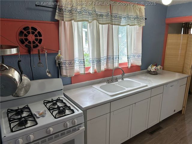 333 19th Street, Dunbar, WV 25064