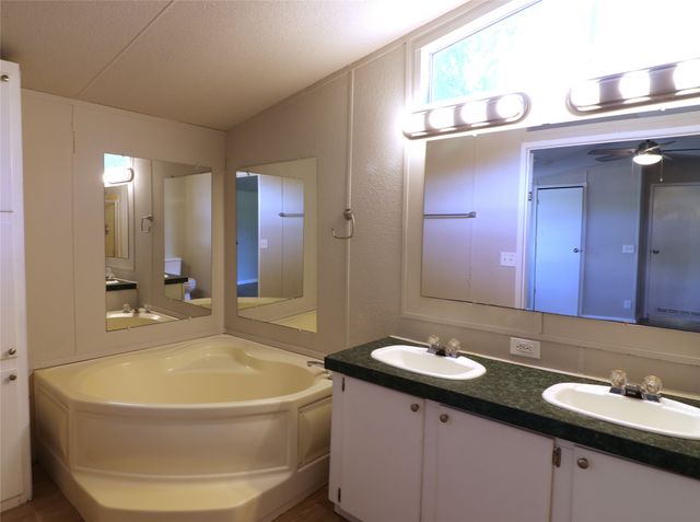 112 Private Road 483, Hillsboro, TX 76645