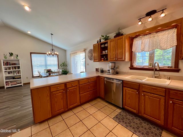 1 Taylor Street, Saratoga Springs, NY 12866