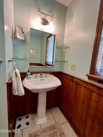 1 Taylor Street, Saratoga Springs, NY 12866