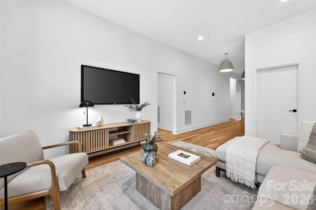 4438 Raney Way, Charlotte, NC 28205