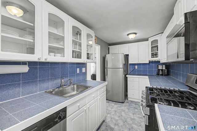 53 Standish Road 1, Stamford, CT 06902