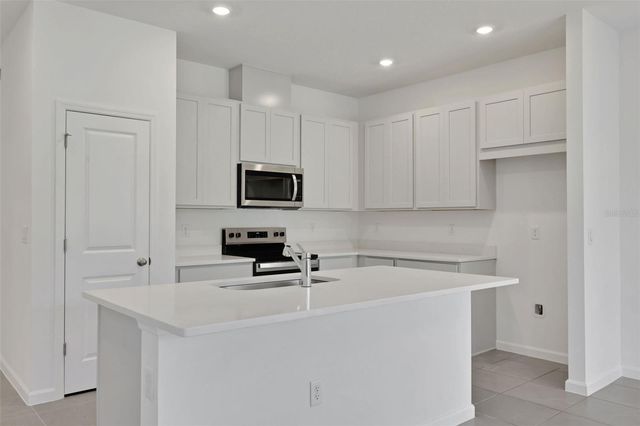 2920 SUPERMARINE ROAD, Tavares, FL 32778