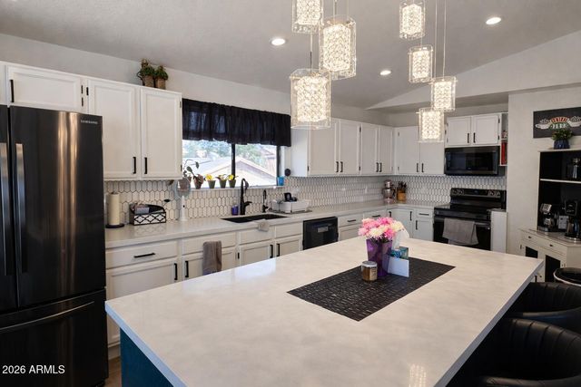 5056 E DALLAS Street, Mesa, AZ 85205