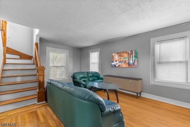 43 Esmond Pl, Tenafly Boro, NJ 07670