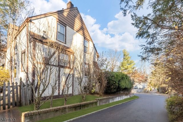43 Esmond Pl, Tenafly Boro, NJ 07670