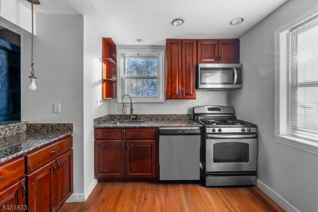 43 Esmond Pl, Tenafly Boro, NJ 07670