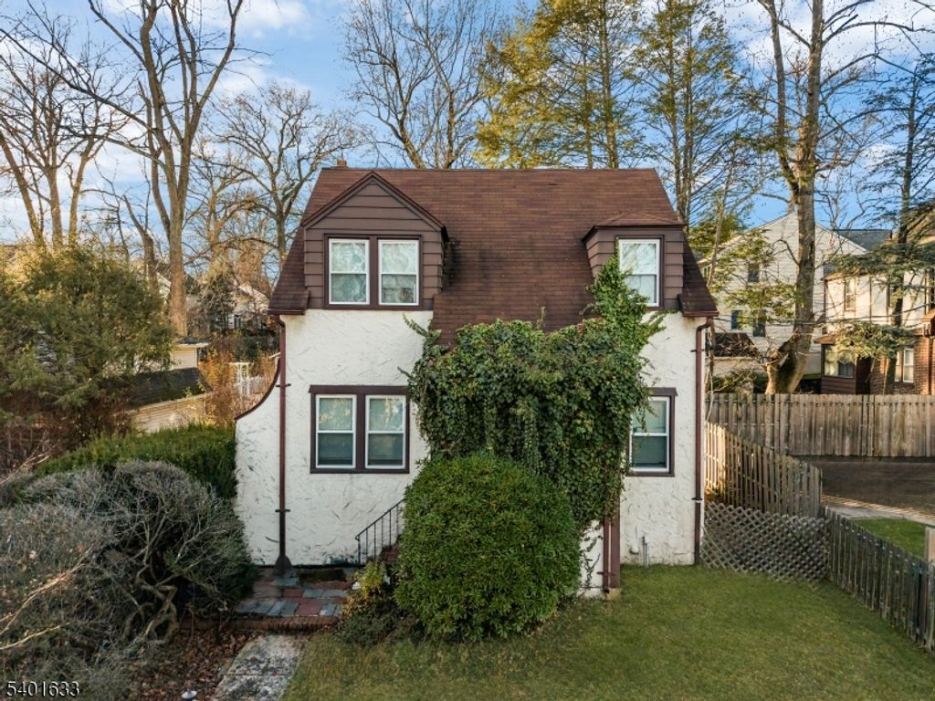 43 Esmond Pl, Tenafly Boro, NJ 07670