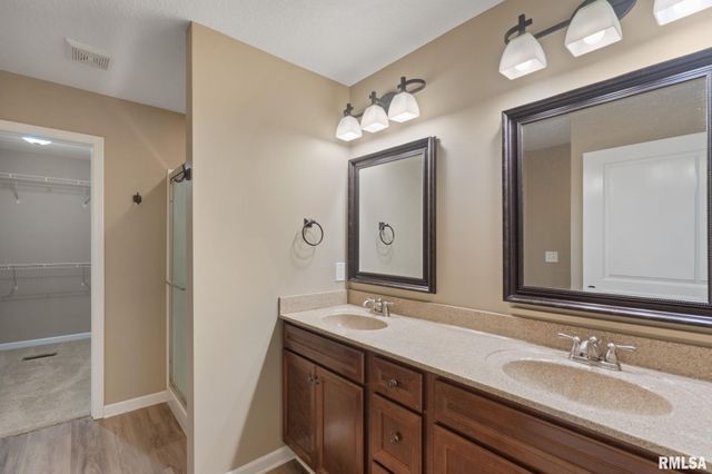 1710 E 6TH Street, Coal Valley, IL 61240