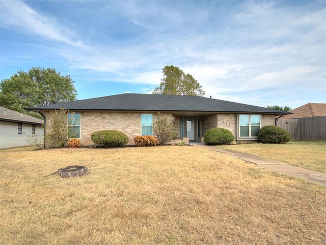 513 Smiling Hill Boulevard, Edmond, OK 73013