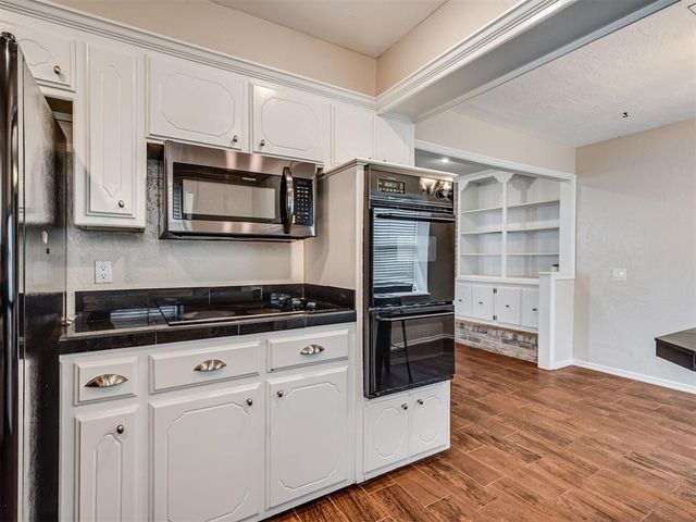 513 Smiling Hill Boulevard, Edmond, OK 73013
