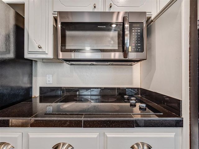 513 Smiling Hill Boulevard, Edmond, OK 73013