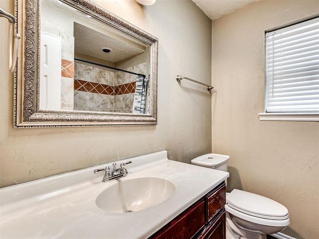 513 Smiling Hill Boulevard, Edmond, OK 73013