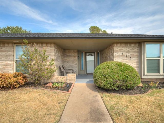 513 Smiling Hill Boulevard, Edmond, OK 73013
