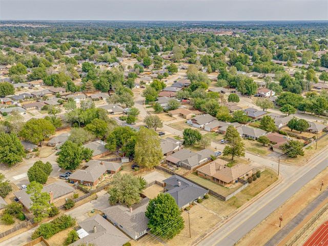 513 Smiling Hill Boulevard, Edmond, OK 73013