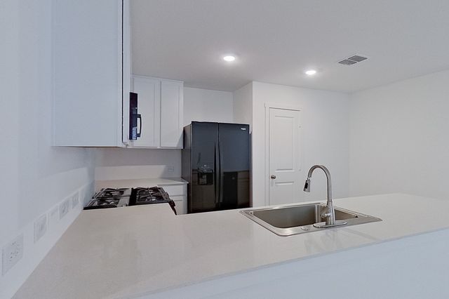 10737 Dusty Ranch Road, Fort Worth, TX 76108