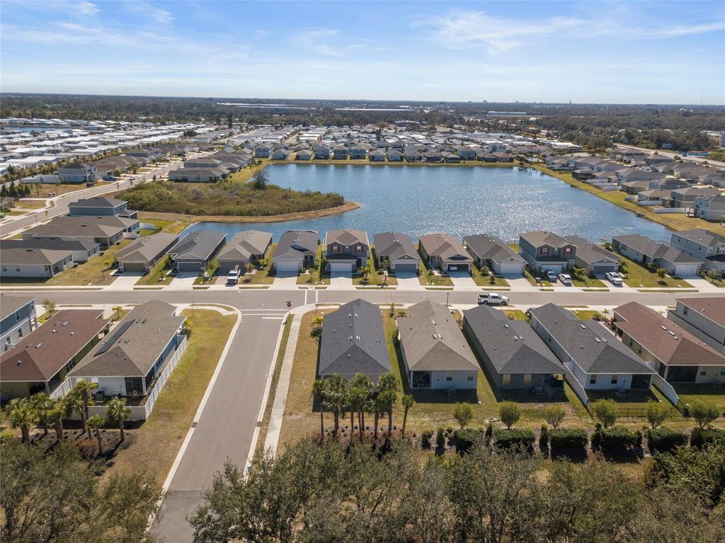 Image 20 of property listing at 2688 89TH STREET CIRCLE E, Palmetto, FL 34221