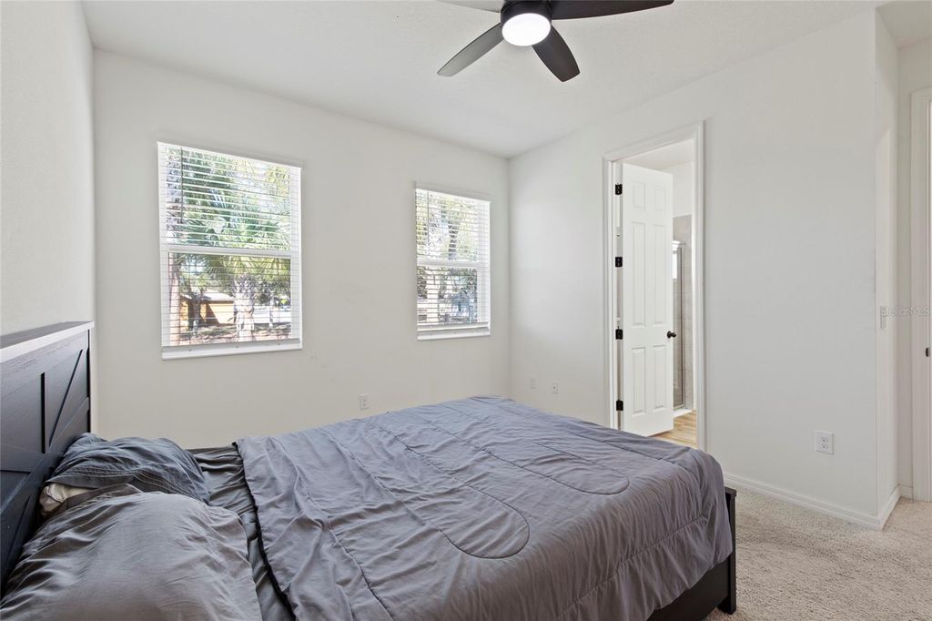 Image 10 of property listing at 2688 89TH STREET CIRCLE E, Palmetto, FL 34221