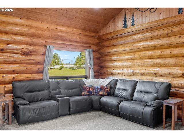 125 KESTREL Ln, Roseburg, OR 97471