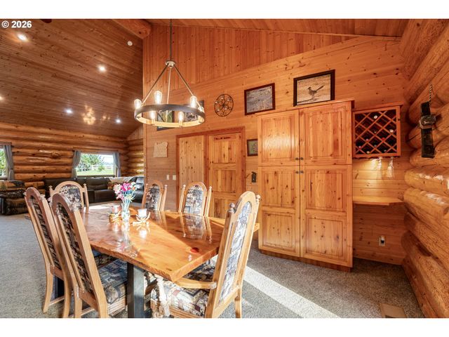 125 KESTREL Ln, Roseburg, OR 97471