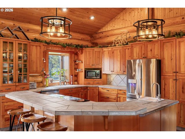 125 KESTREL Ln, Roseburg, OR 97471