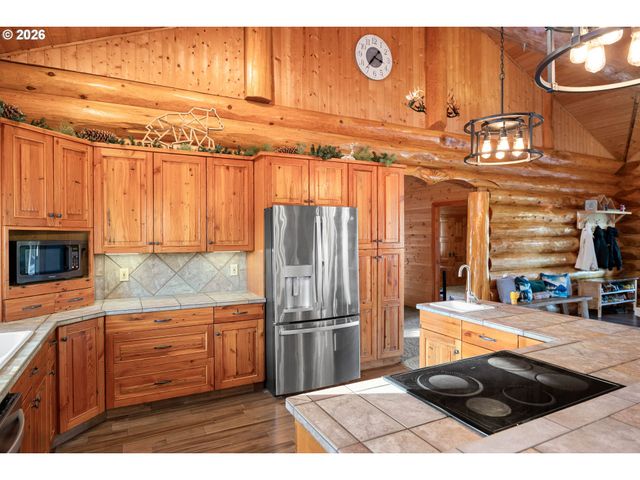 125 KESTREL Ln, Roseburg, OR 97471