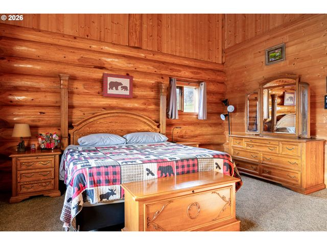 125 KESTREL Ln, Roseburg, OR 97471