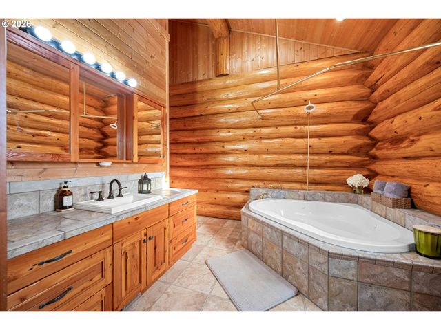 125 KESTREL Ln, Roseburg, OR 97471