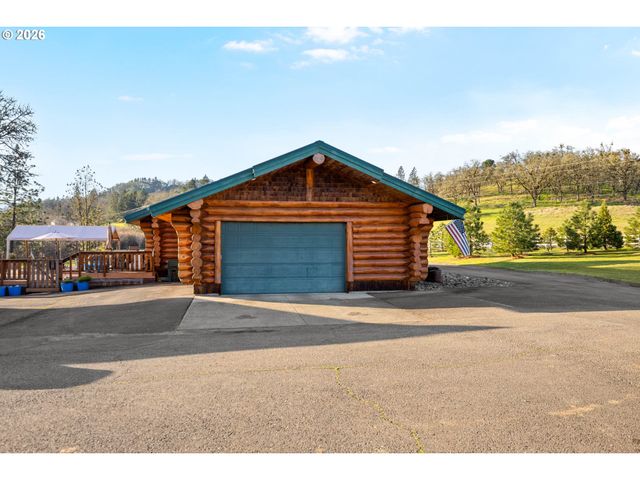 125 KESTREL Ln, Roseburg, OR 97471