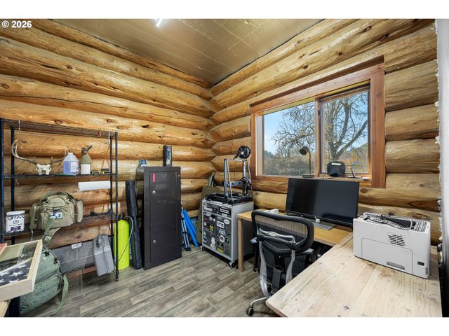 125 KESTREL Ln, Roseburg, OR 97471