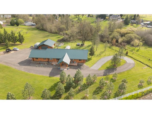 125 KESTREL Ln, Roseburg, OR 97471