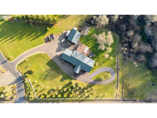 125 KESTREL Ln, Roseburg, OR 97471