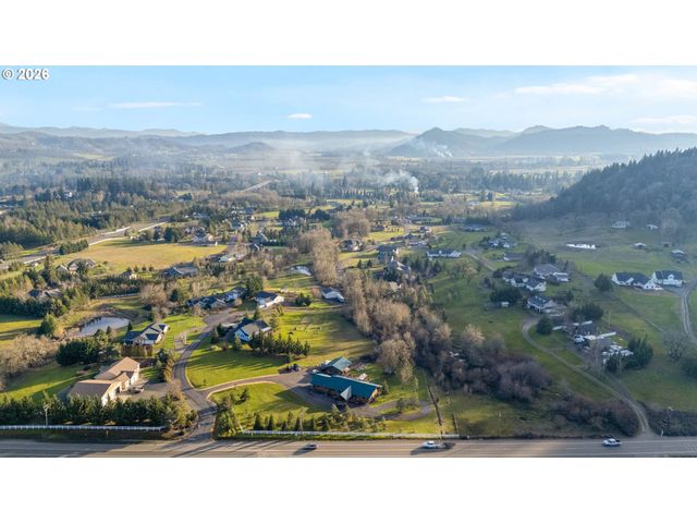 125 KESTREL Ln, Roseburg, OR 97471