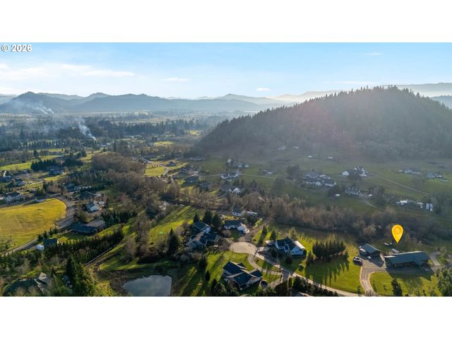 125 KESTREL Ln, Roseburg, OR 97471