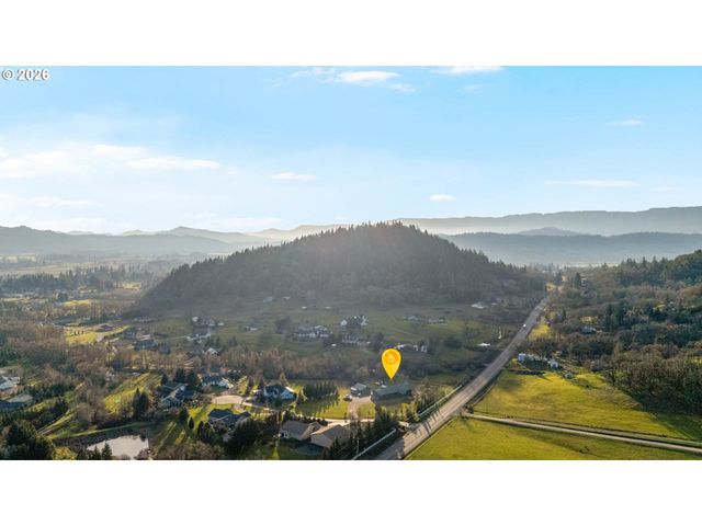 125 KESTREL Ln, Roseburg, OR 97471