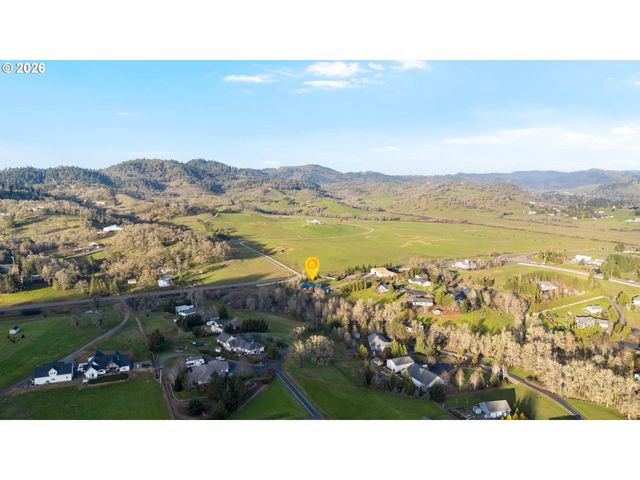 125 KESTREL Ln, Roseburg, OR 97471