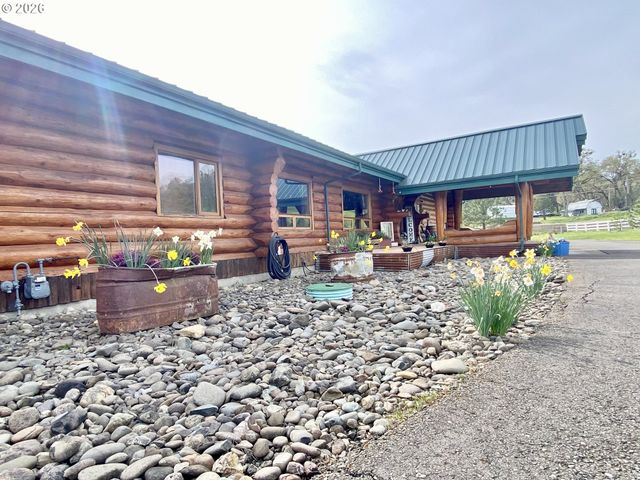 125 KESTREL Ln, Roseburg, OR 97471