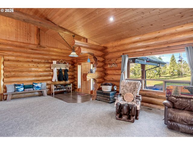 125 KESTREL Ln, Roseburg, OR 97471