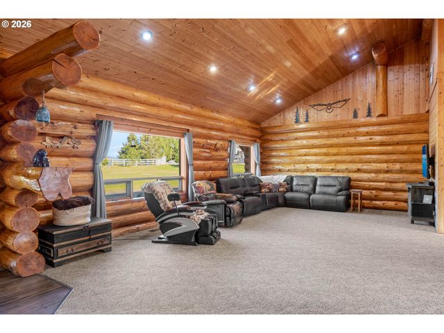 125 KESTREL Ln, Roseburg, OR 97471