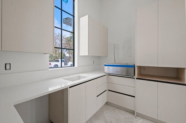 298 NE 8th Street, Boca Raton, FL 33432