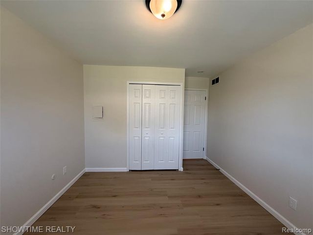 29141 Hayes Road, Warren, MI 48088