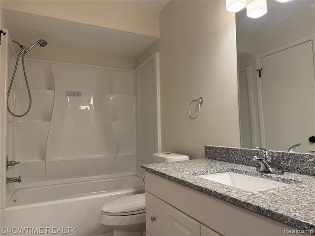 29141 Hayes Road, Warren, MI 48088