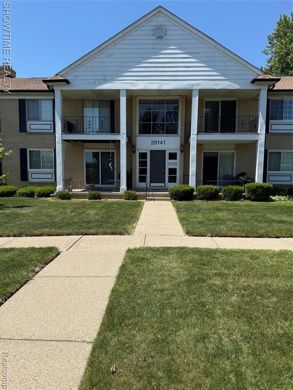 29141 Hayes Road, Warren, MI 48088