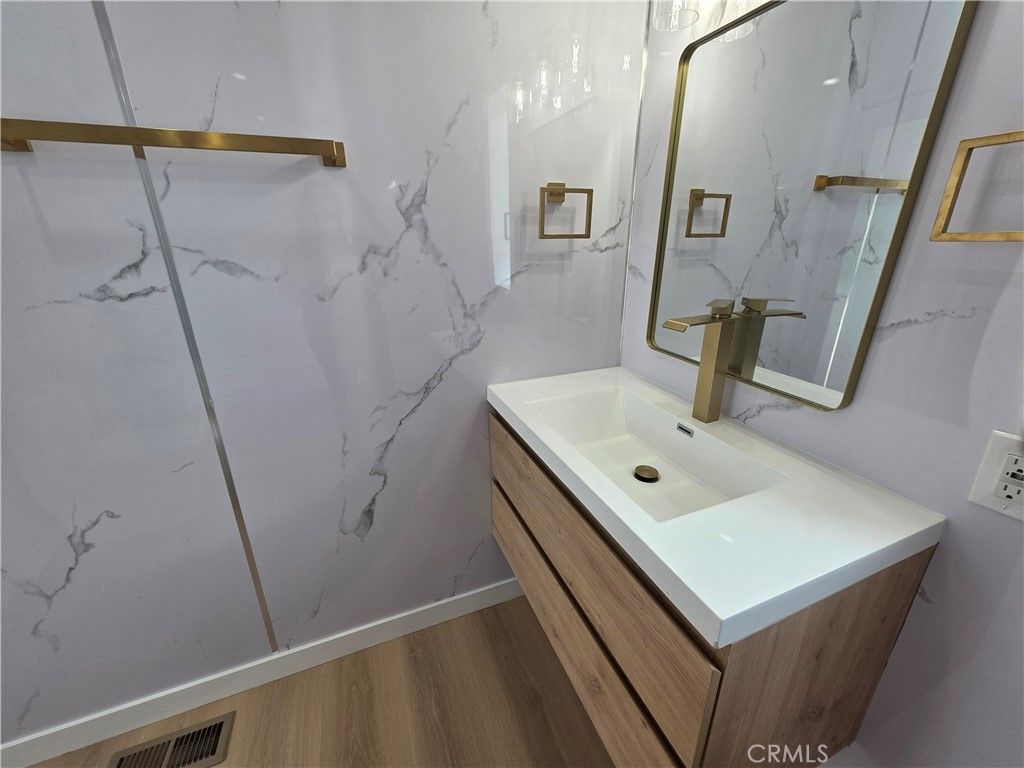 Image 11 of property listing at 24200 Walnut 57, Torrance, CA 90501