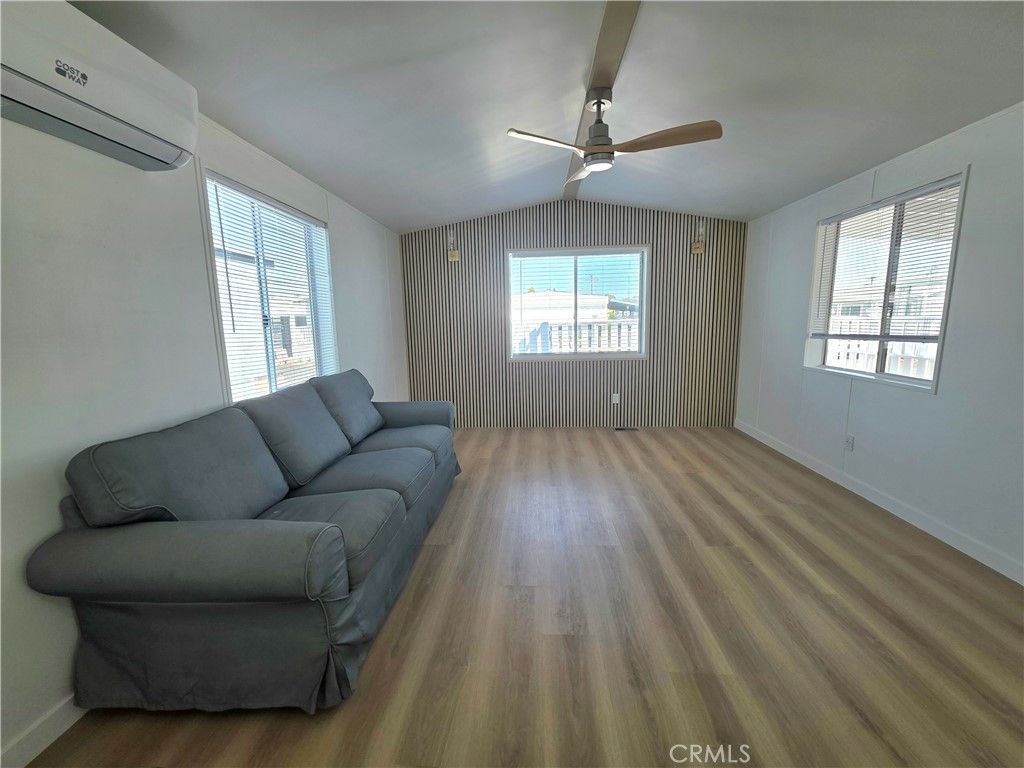 Image 3 of property listing at 24200 Walnut 57, Torrance, CA 90501