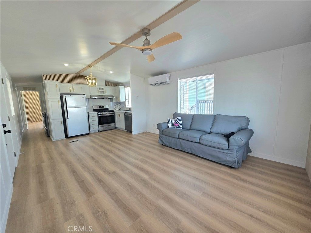 Image 4 of property listing at 24200 Walnut 57, Torrance, CA 90501