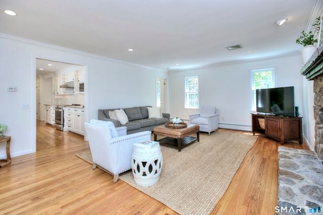 142 Horseshoe Lane, Fairfield, CT 06824