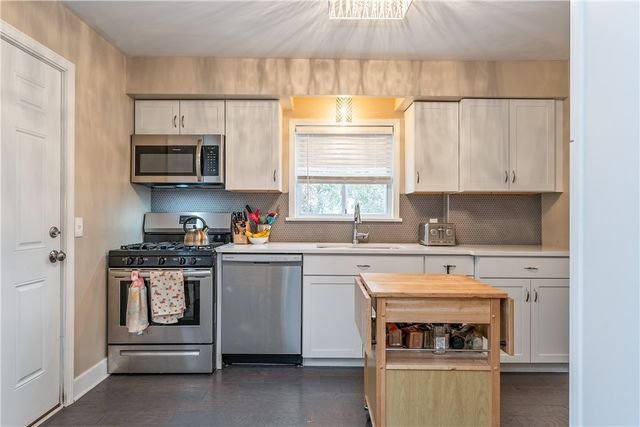 750 Hinchey Road, Gates, NY 14624