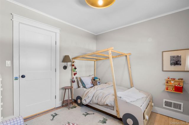 87 Inverness Road, New Rochelle, NY 10804