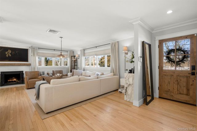 87 Inverness Road, New Rochelle, NY 10804